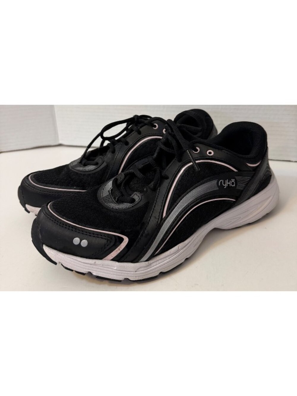 Ryka Skywalk Shoes Black/White Women’s size 8